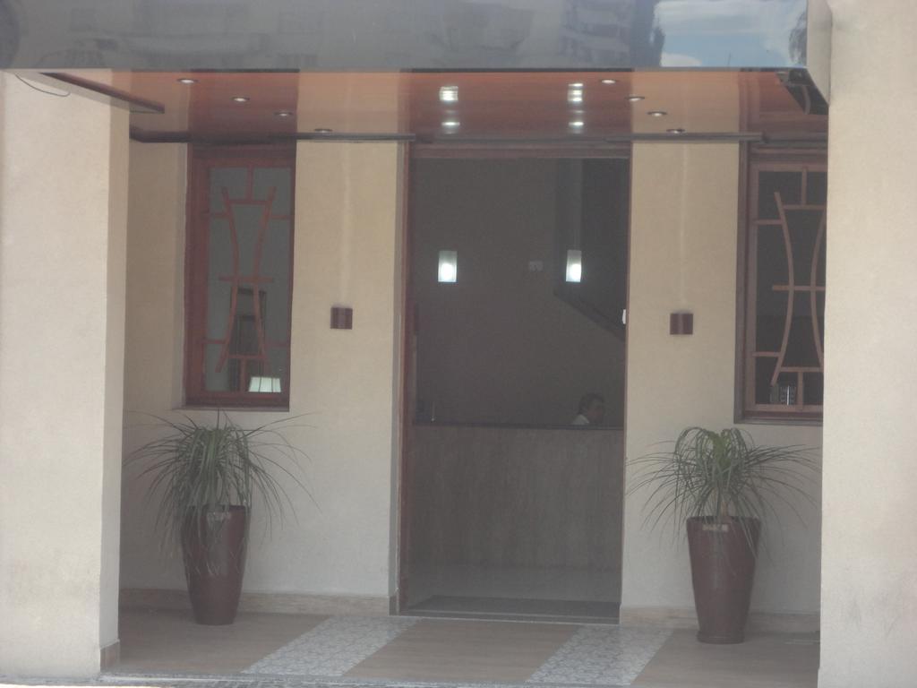 阿拉萨图巴格兰德酒店 Araçatuba 外观 照片